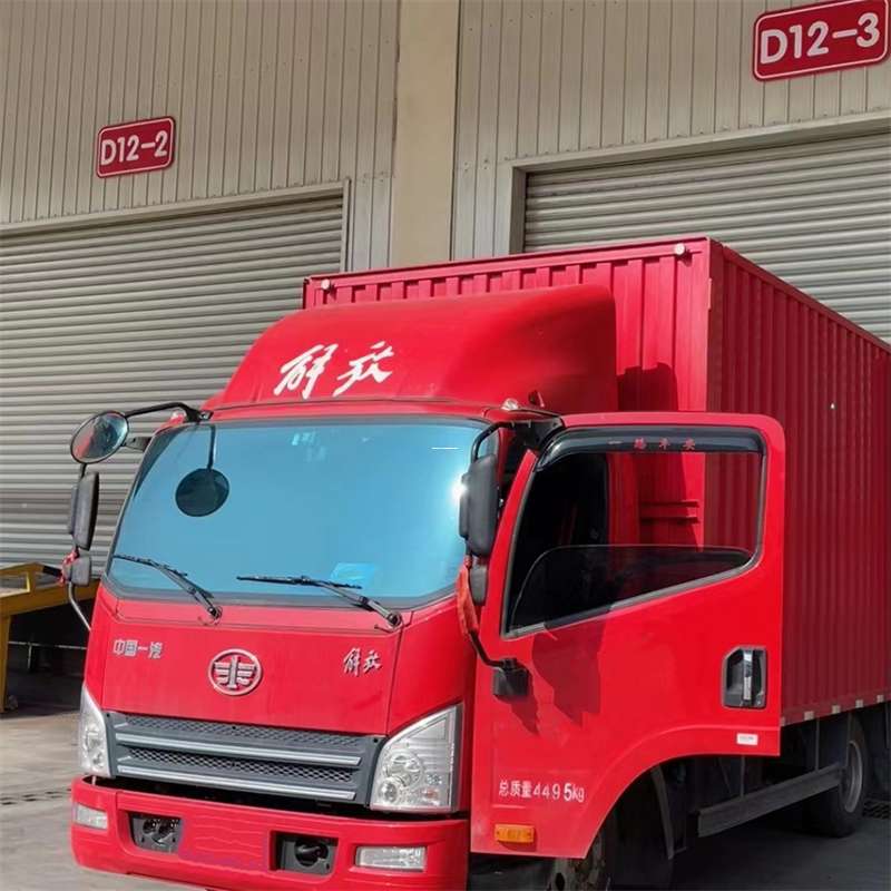 新兴镇阿拉尔市物流专线：大件快运与进仓出口的高效之旅